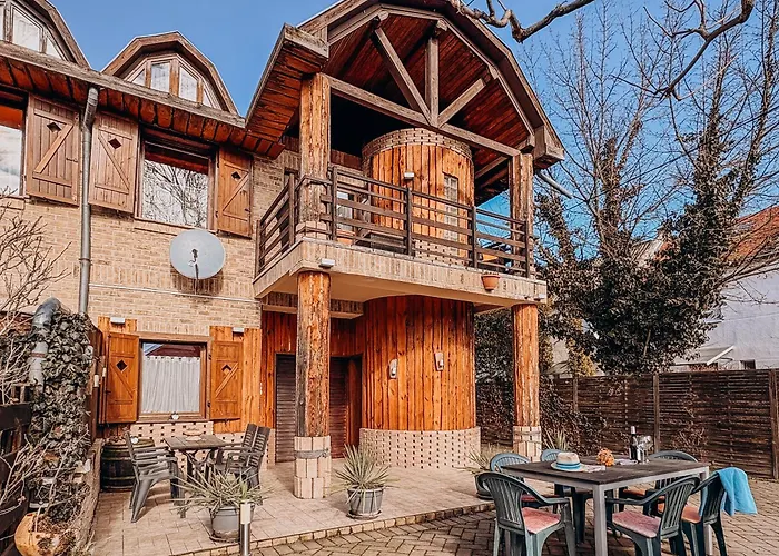 Mediterran Rezidencia Jobb Also